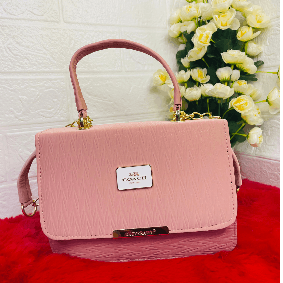Stylish Chain Crossbody Bag 👜✨ - Image 5