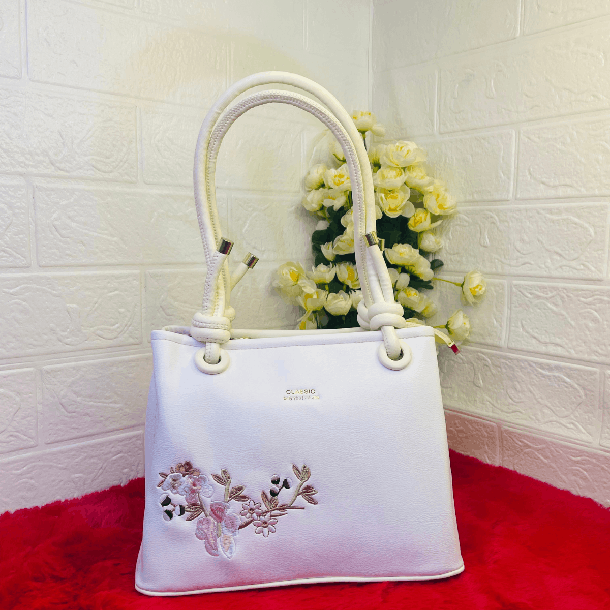 PREMIUM QUALITY LEATHER BAG 👜✨ - Image 4