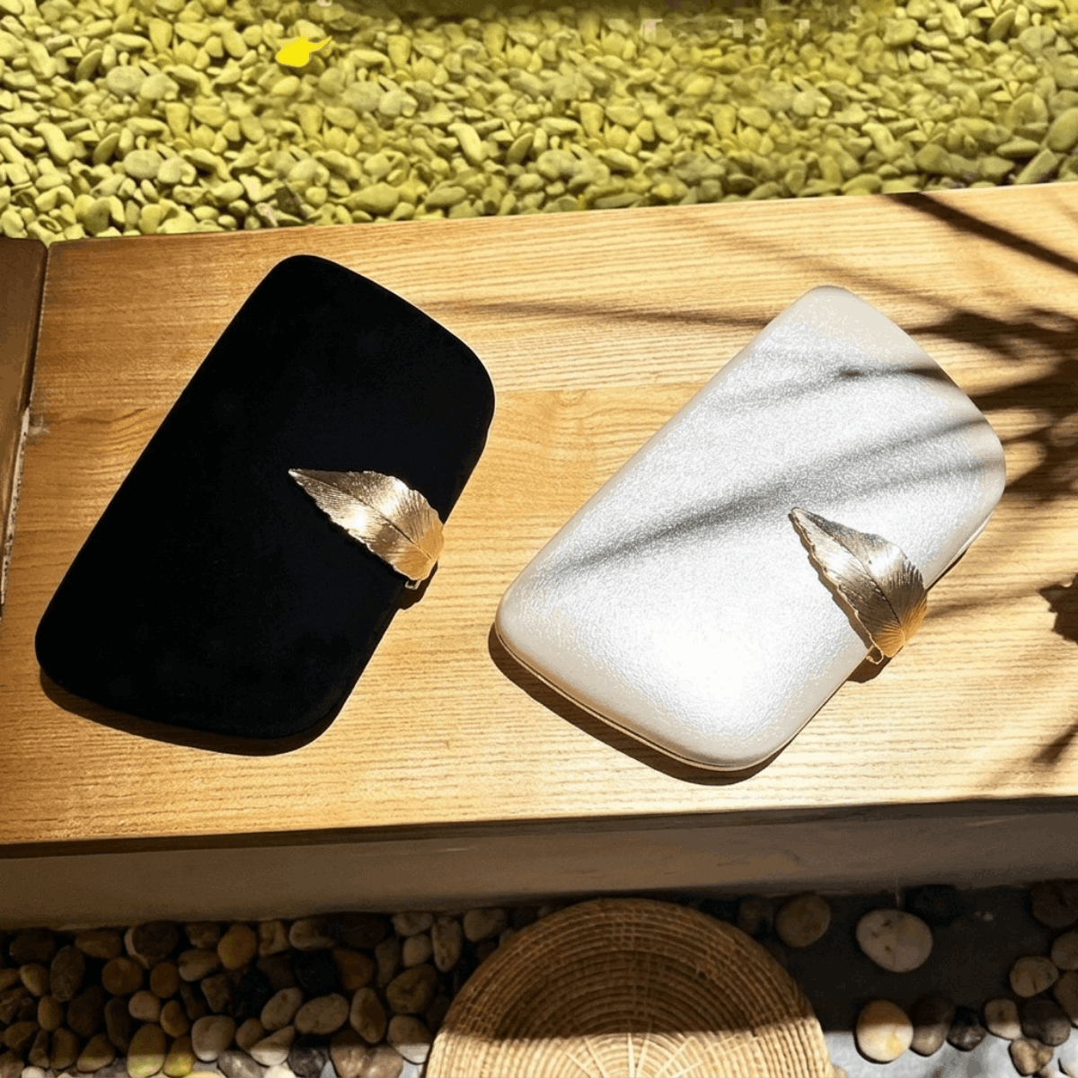 Leaf Lock Velvet Party Clutch Bag 👜🍃 - Image 4