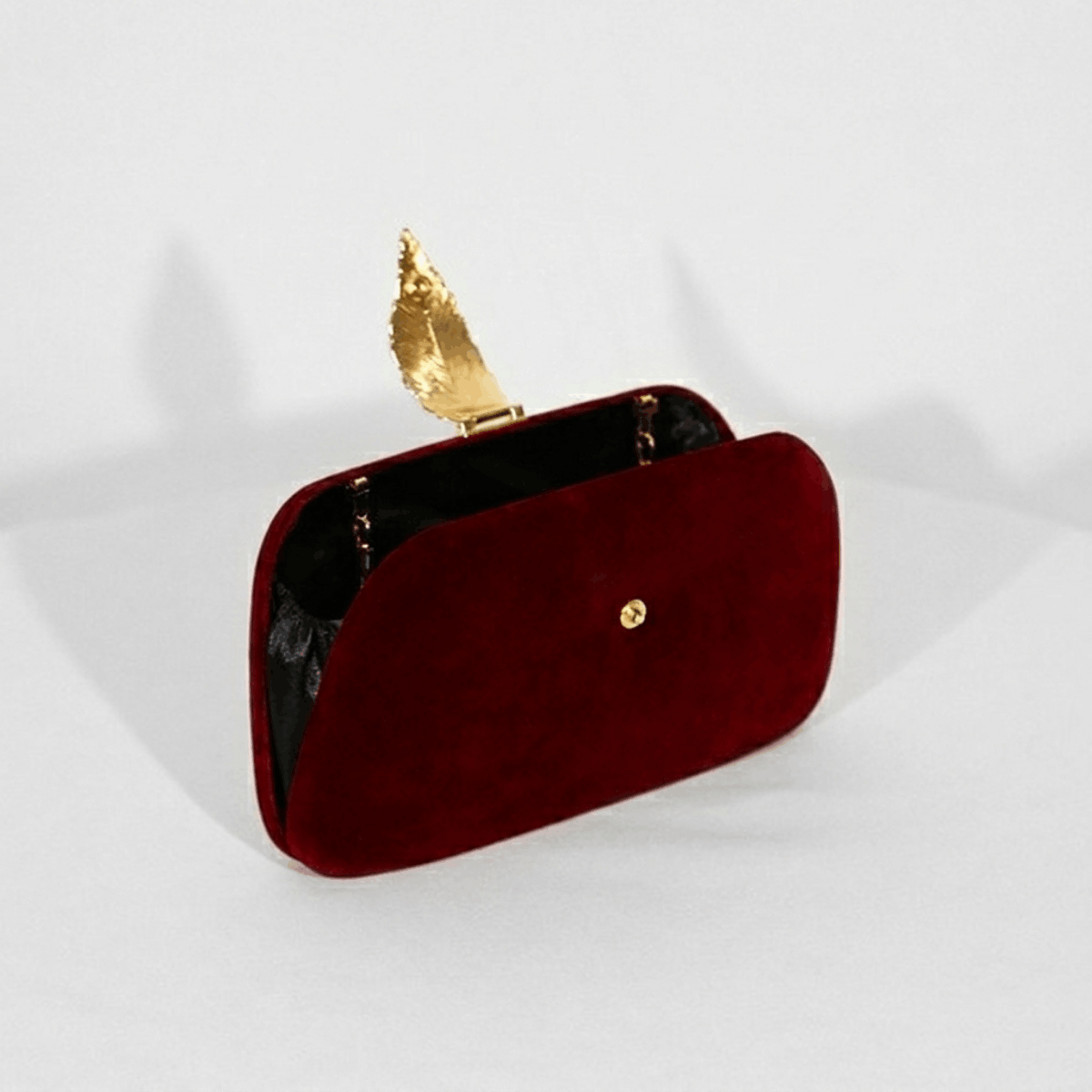 Leaf Lock Velvet Party Clutch Bag 👜🍃 - Image 5