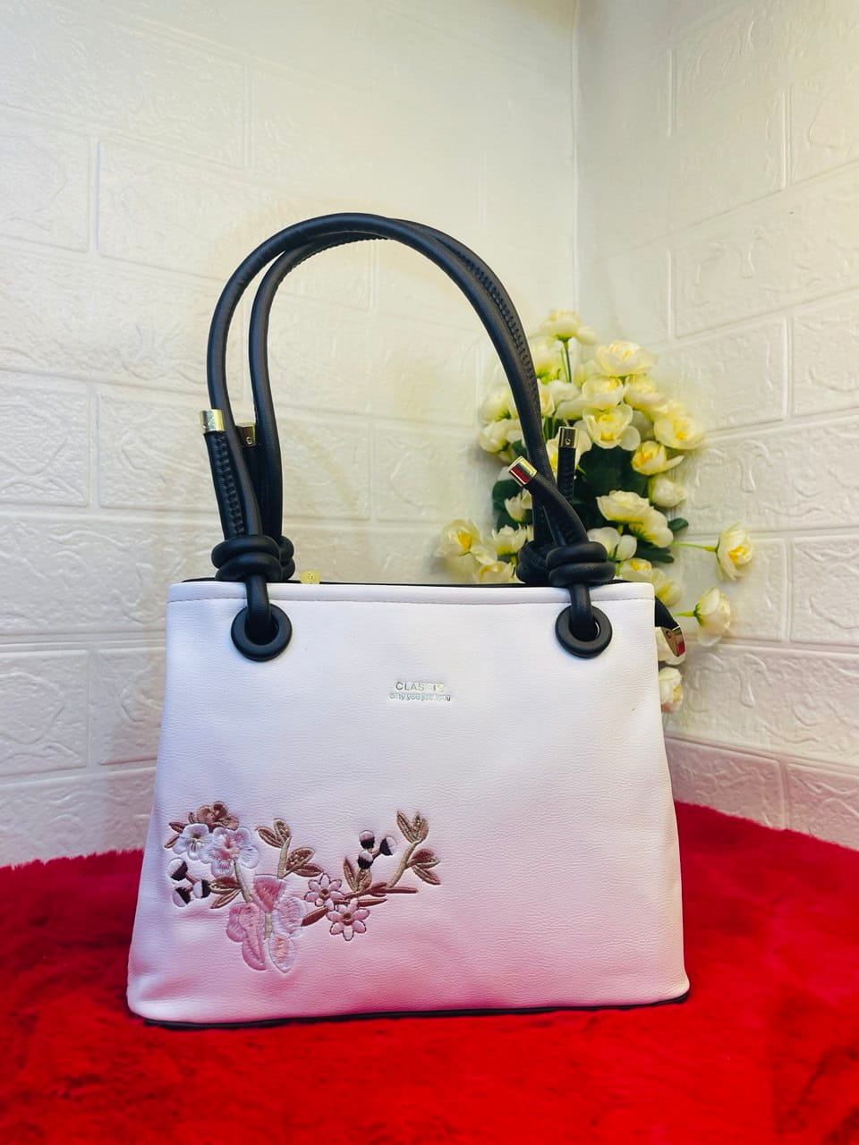 PREMIUM QUALITY LEATHER BAG 👜✨ - Image 5