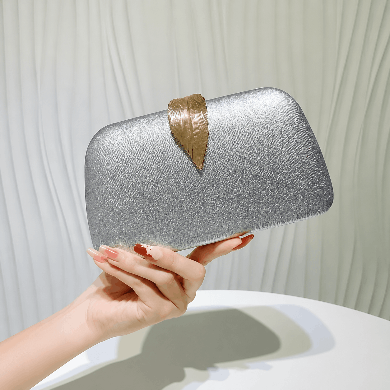 Leaf Lock Velvet Party Clutch Bag 👜🍃 - Image 2